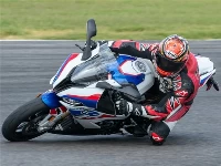 Bmw s1000rr slide